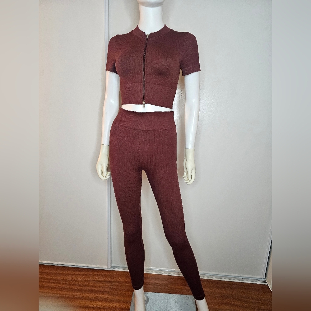 Women's Chocolate Brown Ribbed Two-Piece Workout Set Size S - Picture 2 of 5